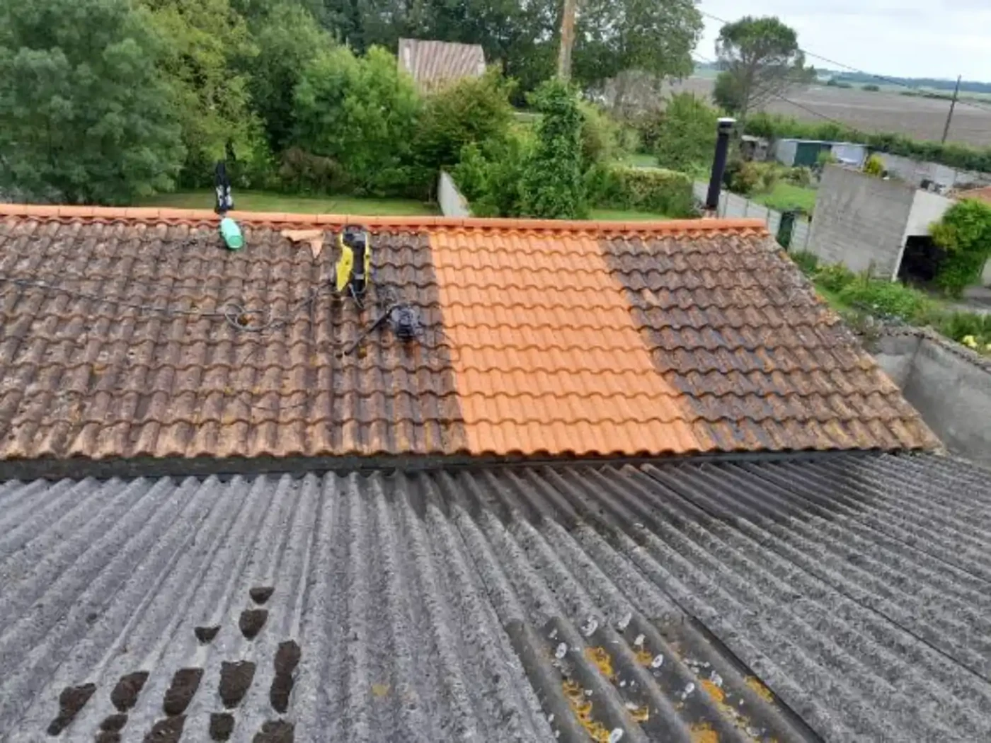 Nettoyage toiture et démoussage à Saintes